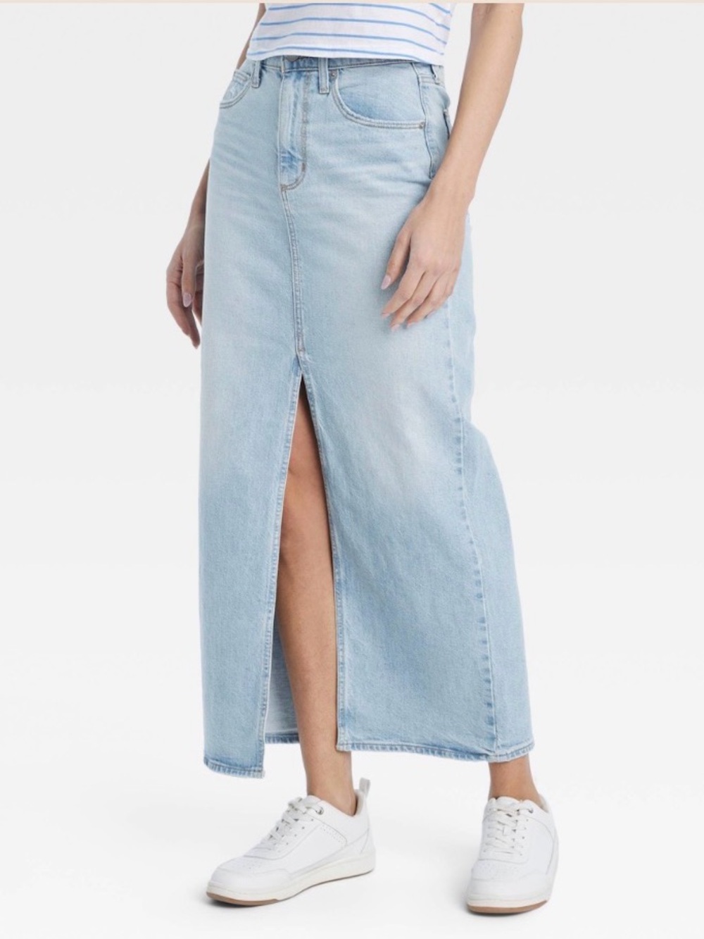 Universal Thread Light Wash High-Rise Women’s denim skirt size 10 NWT